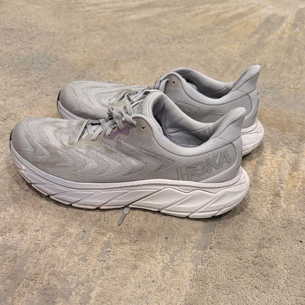 Hoka One One‎ Arahi 6 Women's Size 10.5 B Harbor Mist/Silver Athletic Sneakers